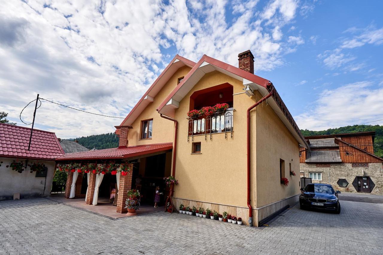 Casa cu Flori Moisei Hotel Exterior foto